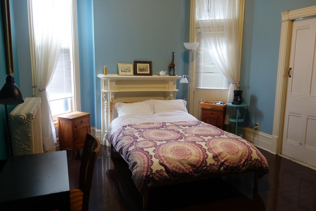 Spadina 11 Guesthouse تورونتو المظهر الخارجي الصورة