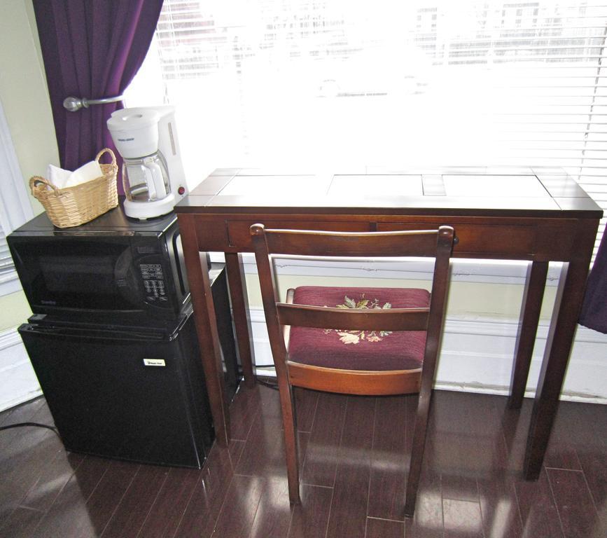 Spadina 11 Guesthouse تورونتو المظهر الخارجي الصورة