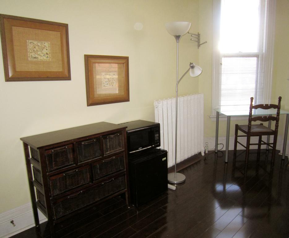 Spadina 11 Guesthouse تورونتو المظهر الخارجي الصورة