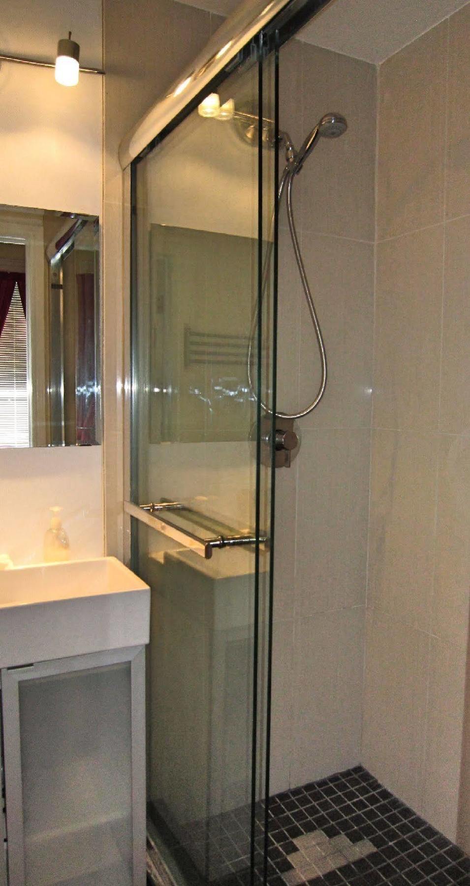 Spadina 11 Guesthouse تورونتو المظهر الخارجي الصورة