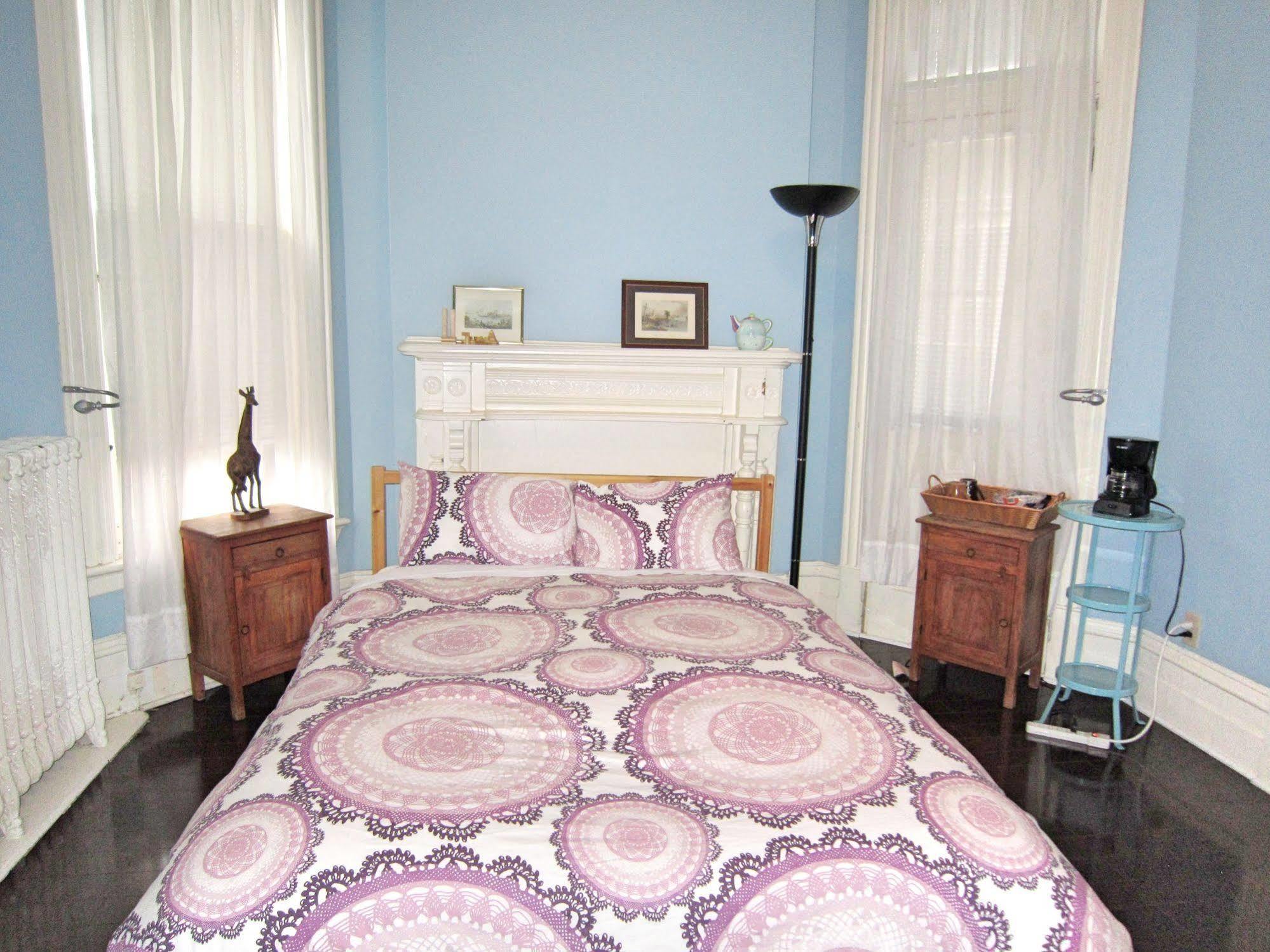 Spadina 11 Guesthouse تورونتو المظهر الخارجي الصورة